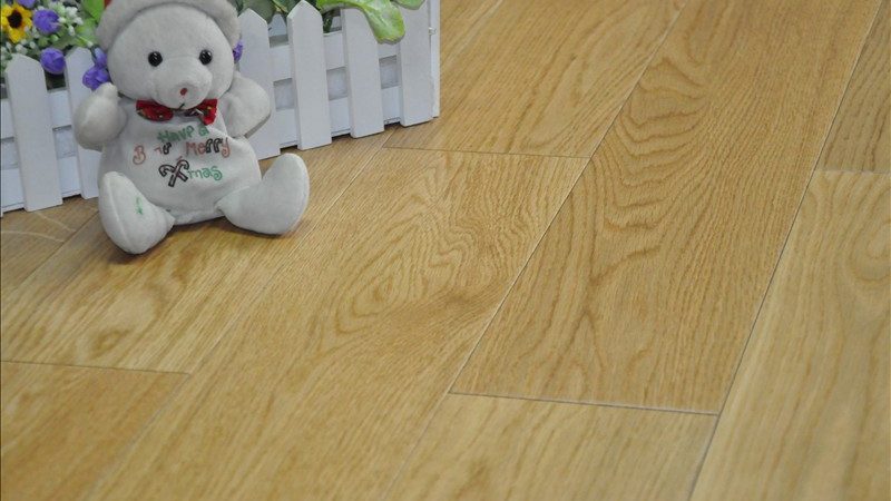 烤漆门与免漆门：定制报价背后的技术差异与考量